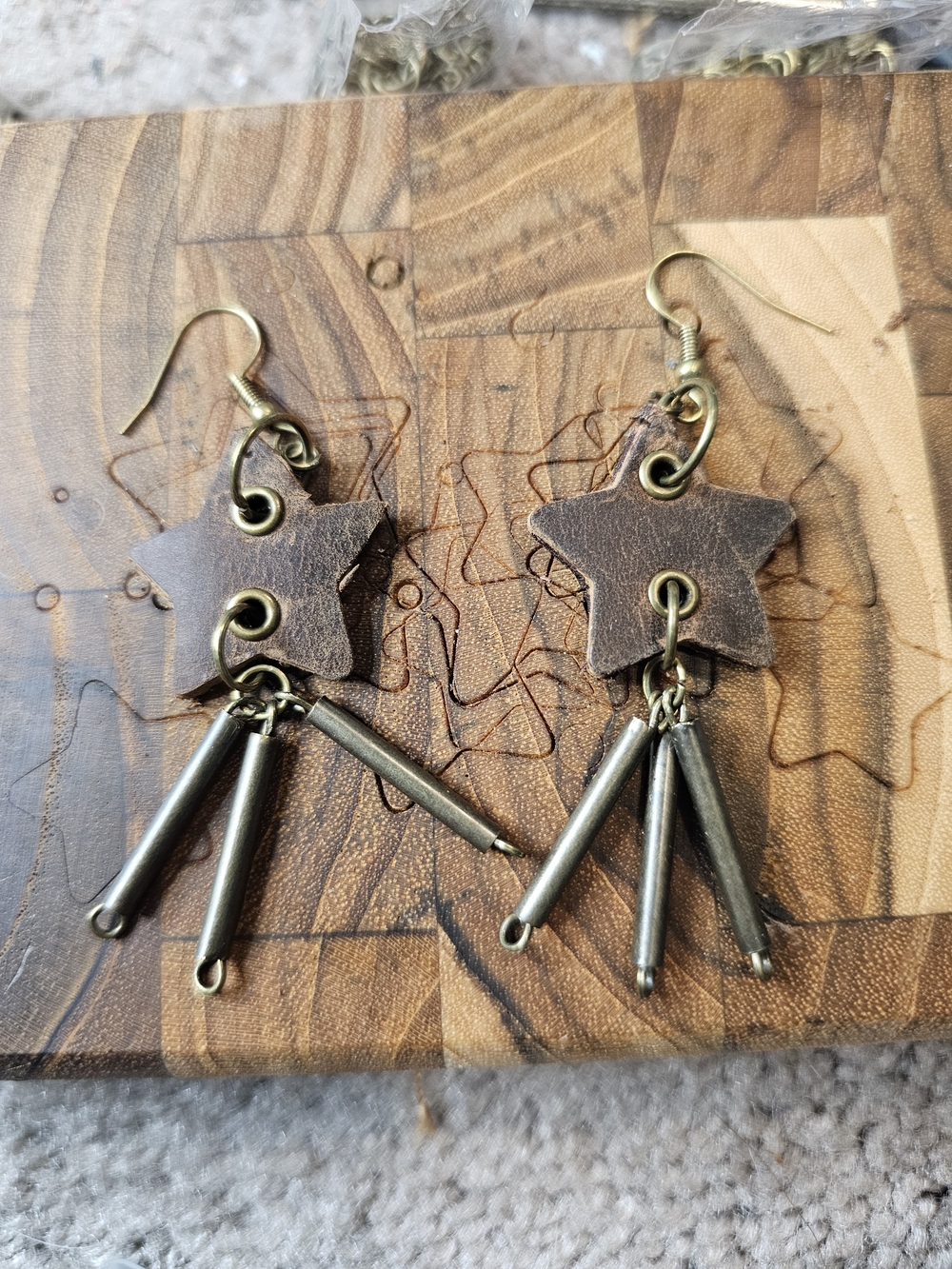 Coriander & Cumin Handmade Brown Star Dangle Earrings OS